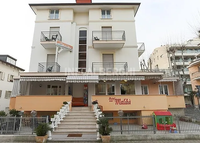 Malibu Hotel 2*